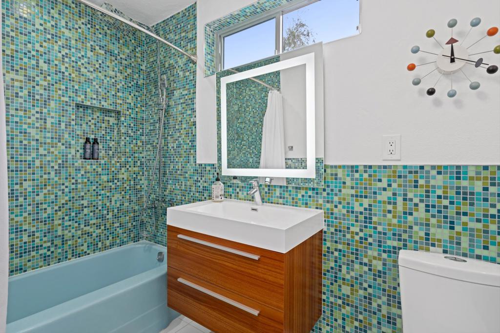 2290 S Palm Canyon Drive 8