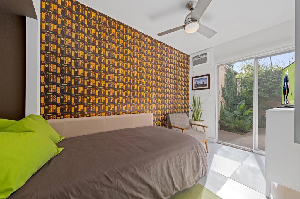 2290 S Palm Canyon Drive 8