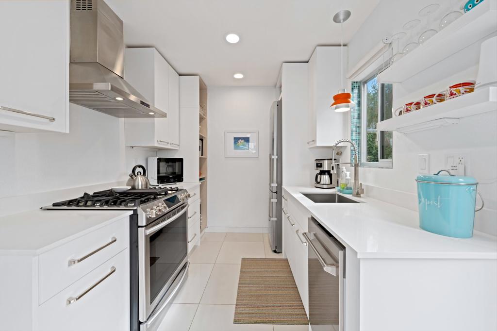 2290 S Palm Canyon Drive 8