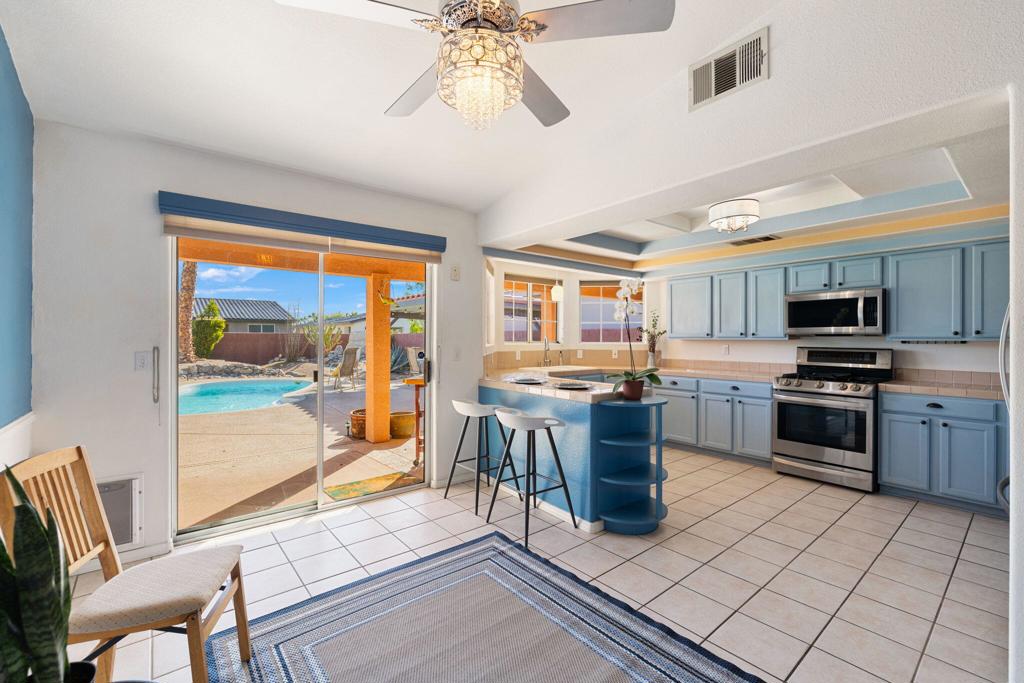 30700 Avenida Del Padre