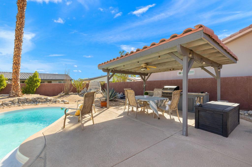 30700 Avenida Del Padre