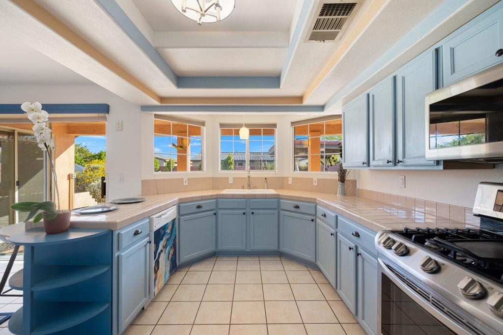 30700 Avenida Del Padre