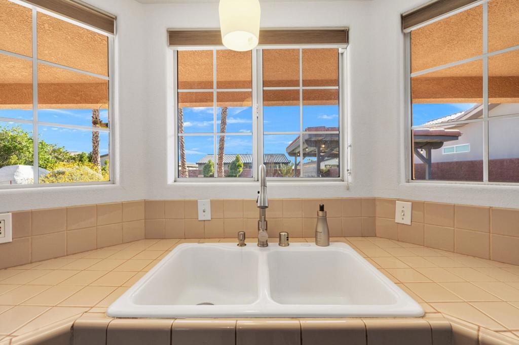 30700 Avenida Del Padre