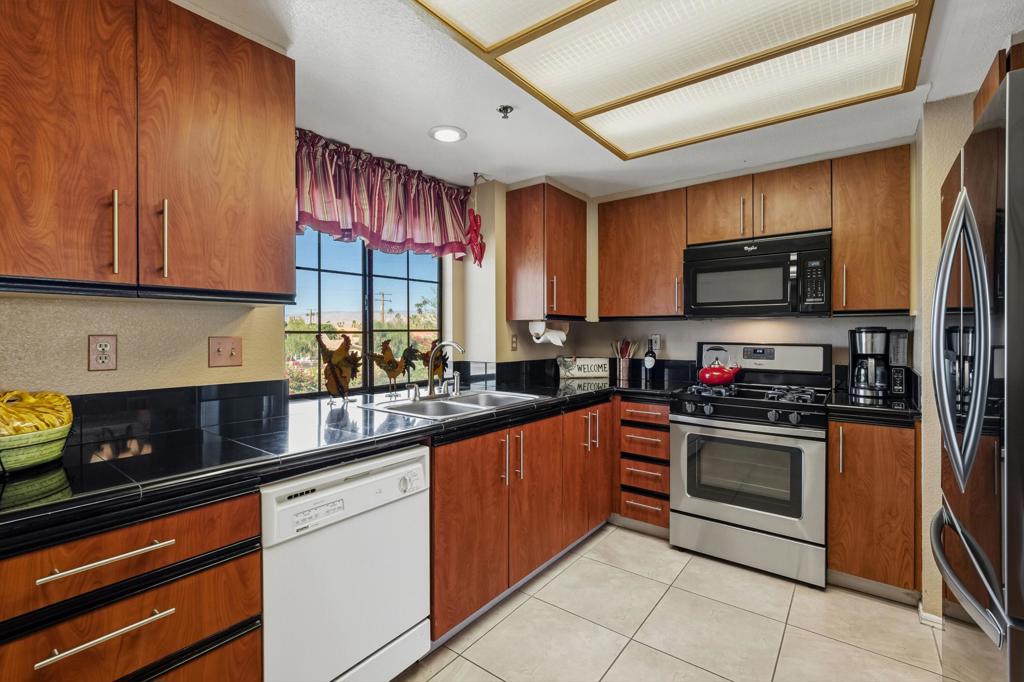 68035 Lakeland Drive