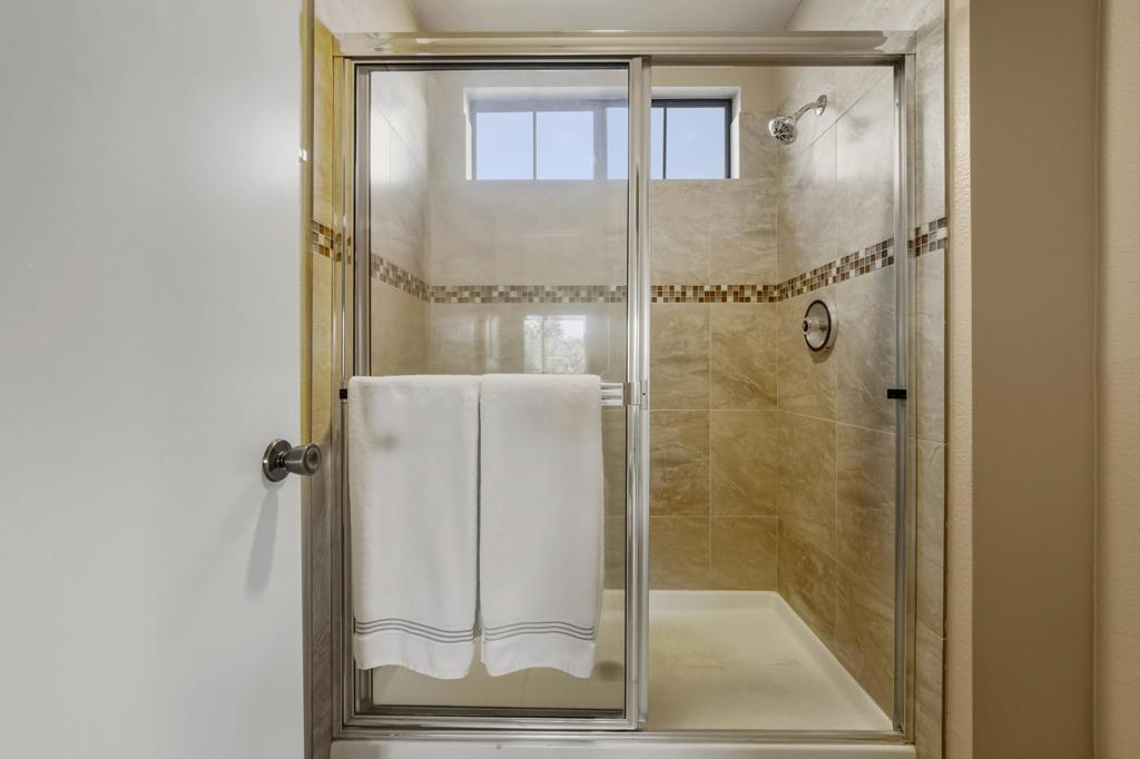 68035 Lakeland Drive