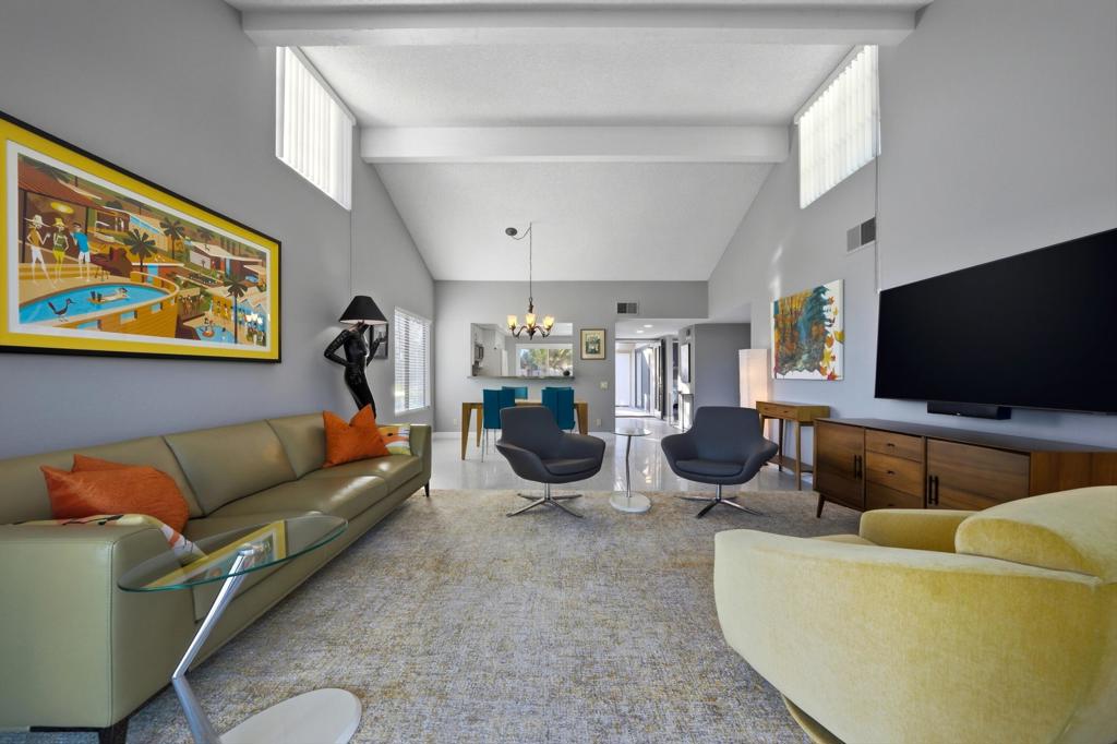 2821 Calle Arandas