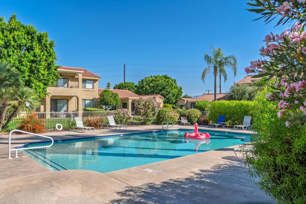 68117 Lakeland Drive