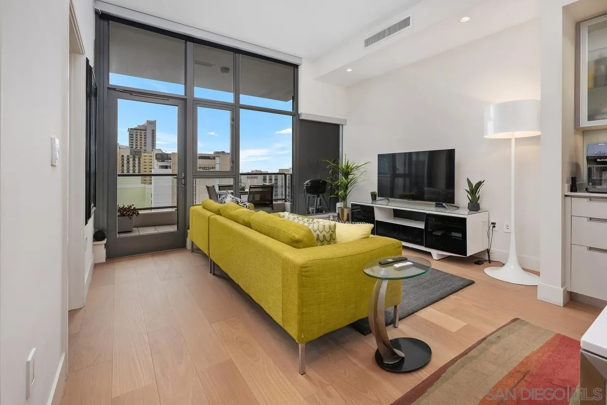 575 6th Ave Unit 1105