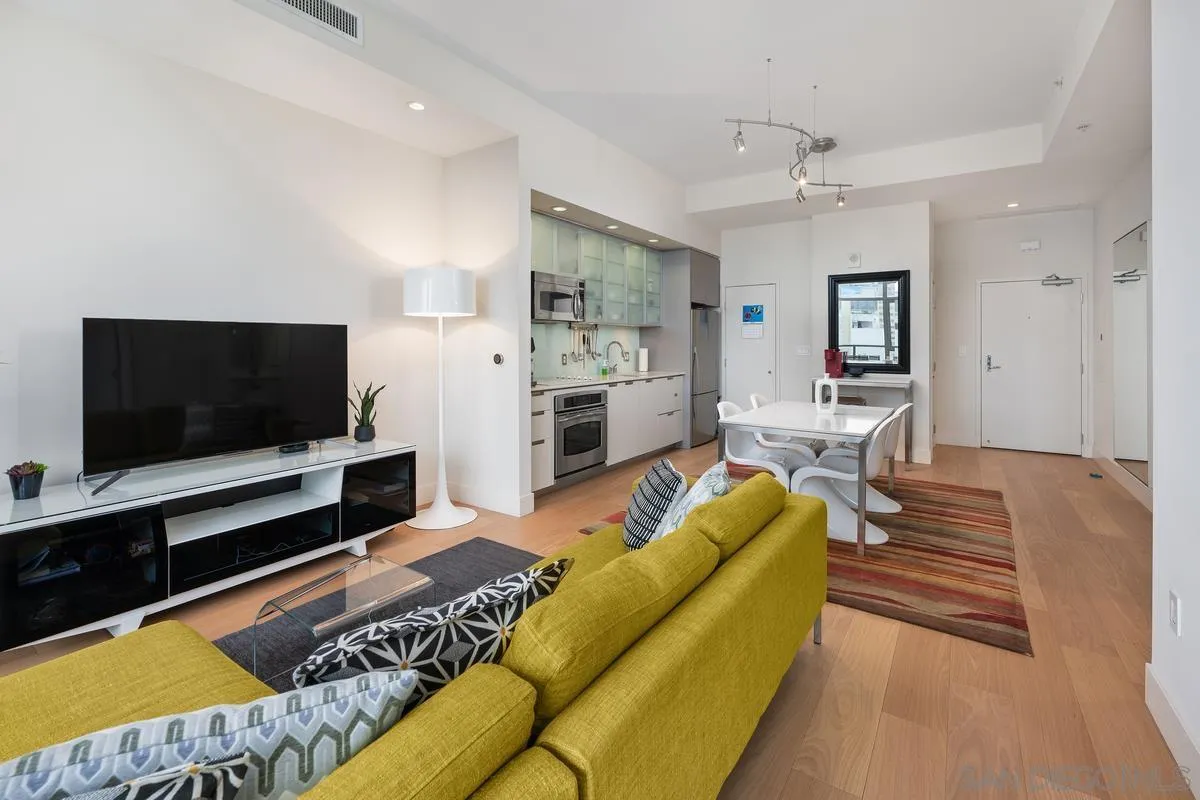 575 6th Ave Unit 1105