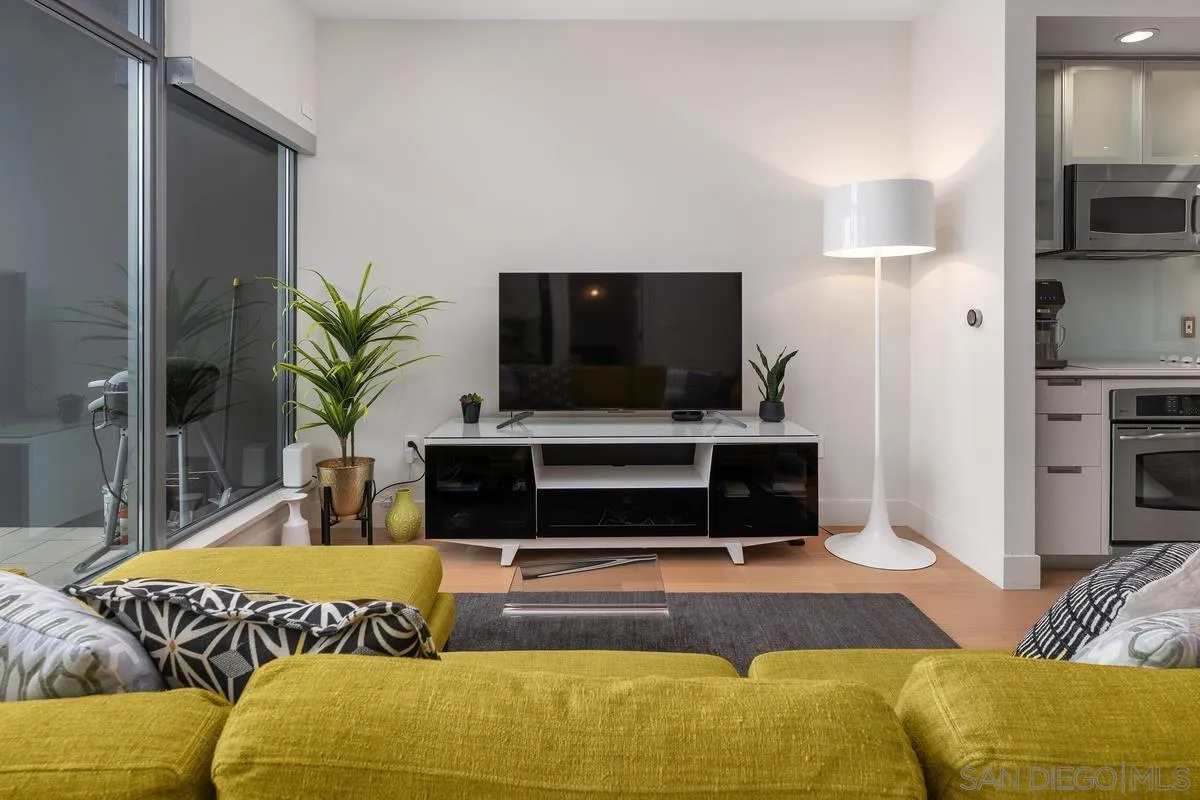 575 6th Ave Unit 1105