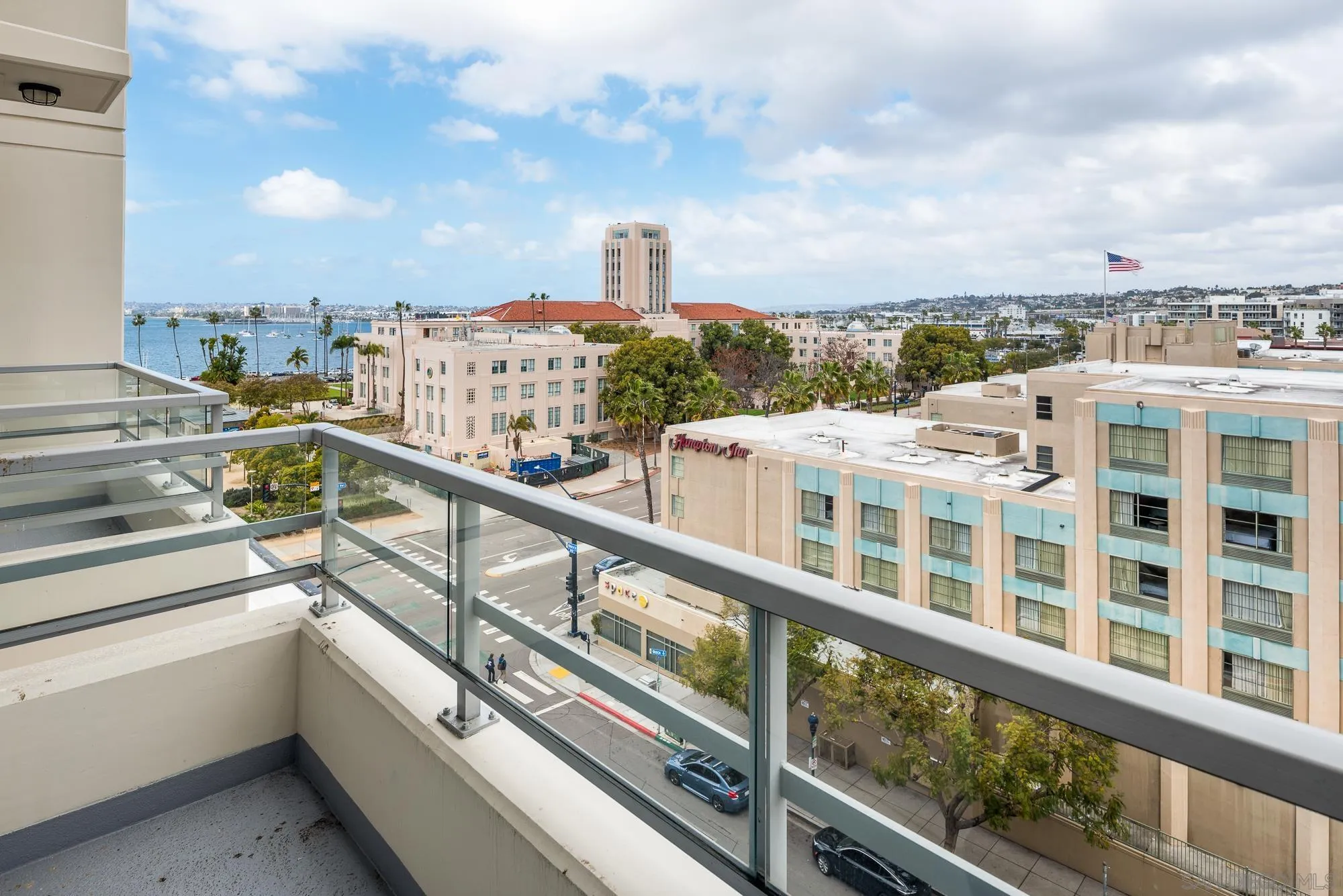 825 W Beech Street Unit 402