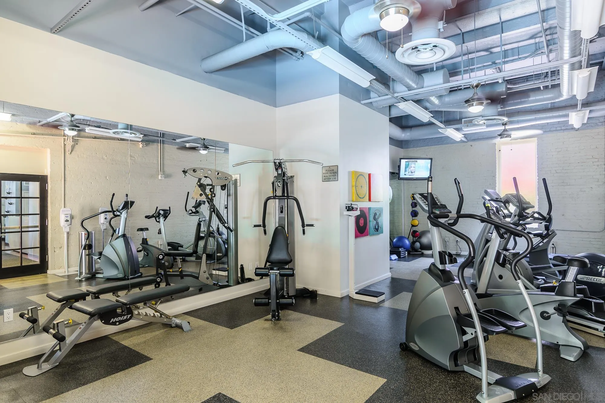 825 W Beech Street Unit 402