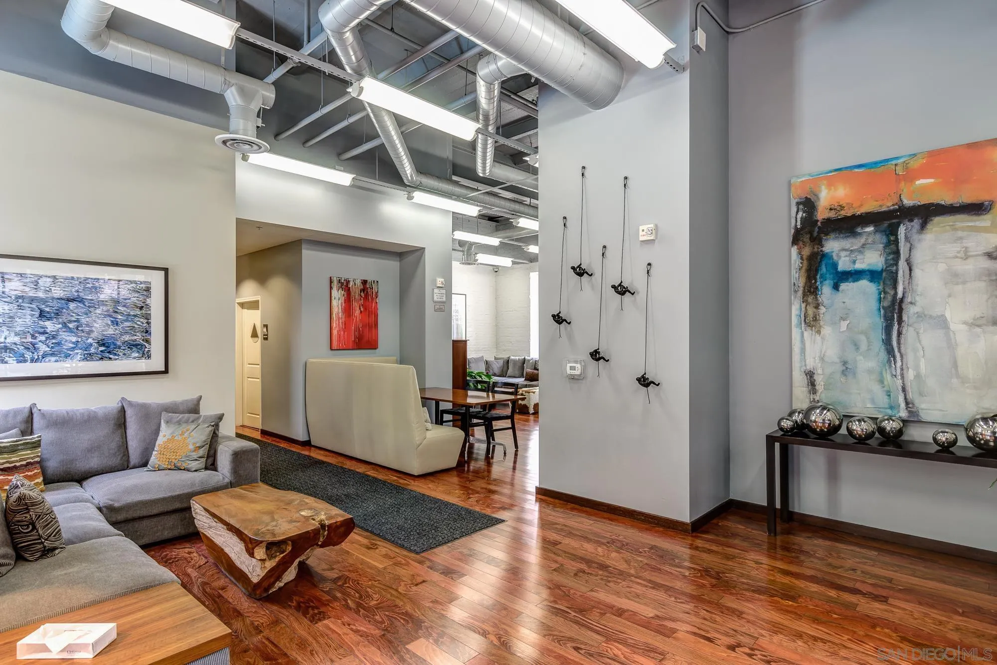 825 W Beech Street Unit 402