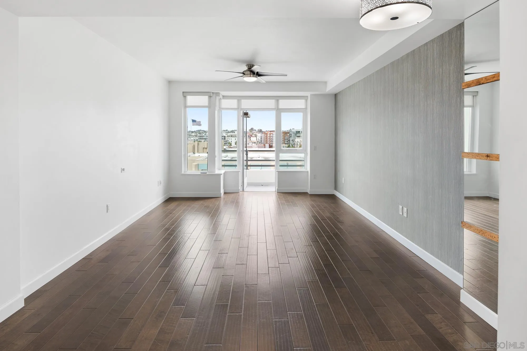 825 W Beech Street Unit 402