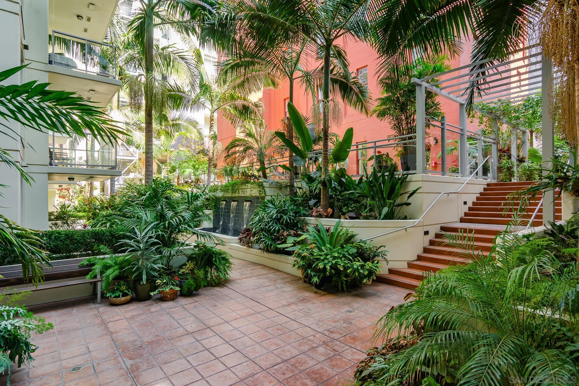 825 W Beech Street Unit 402