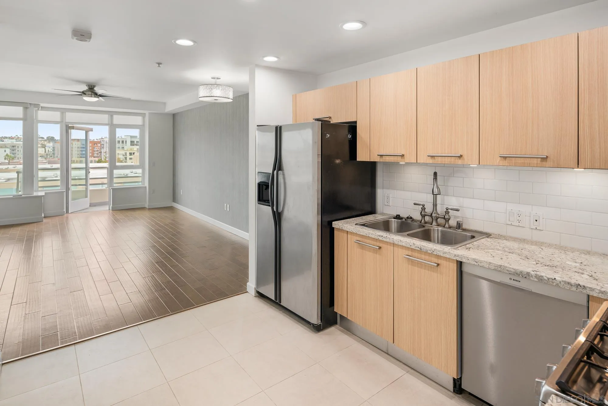825 W Beech Street Unit 402