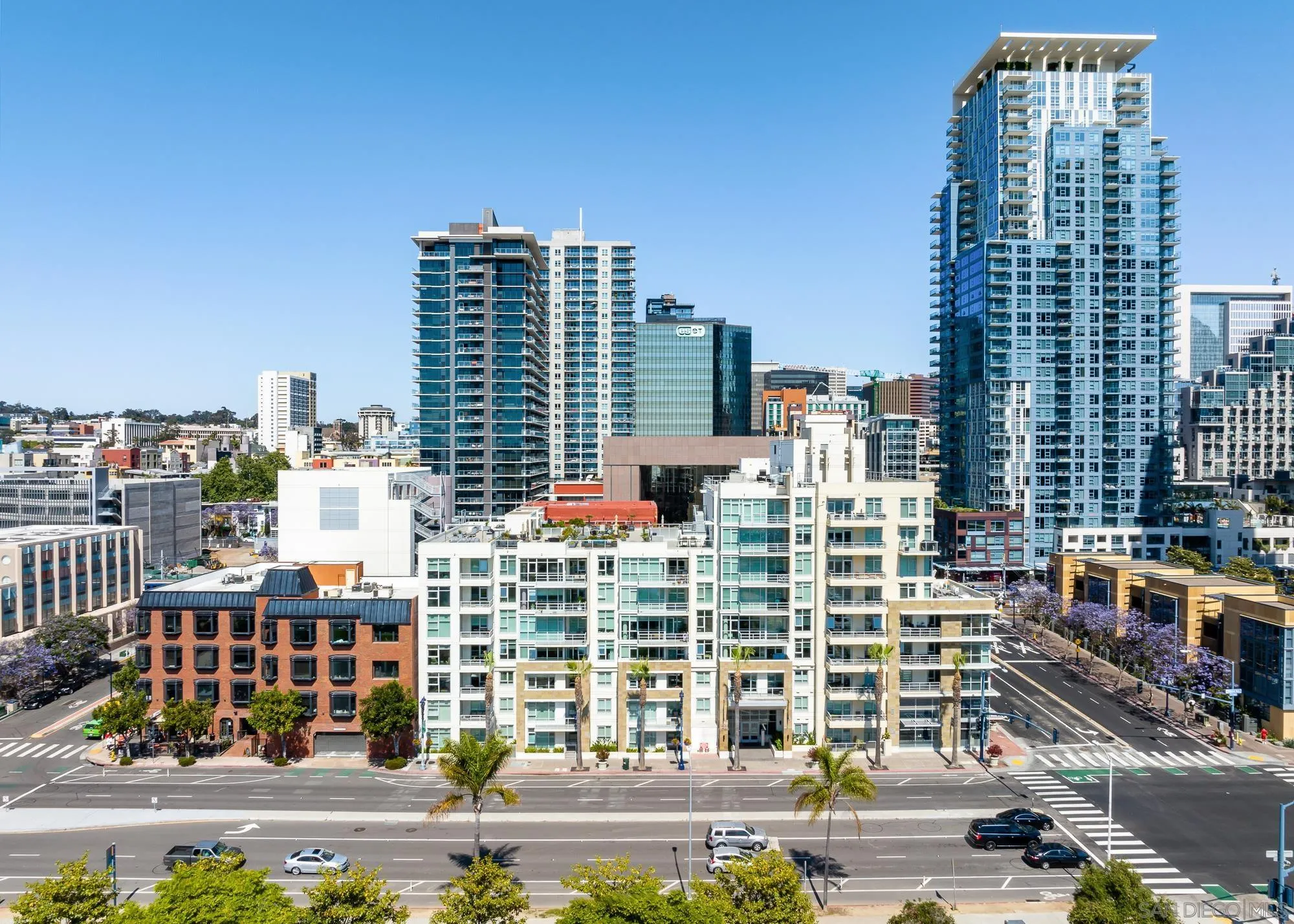 825 W Beech Street Unit 402
