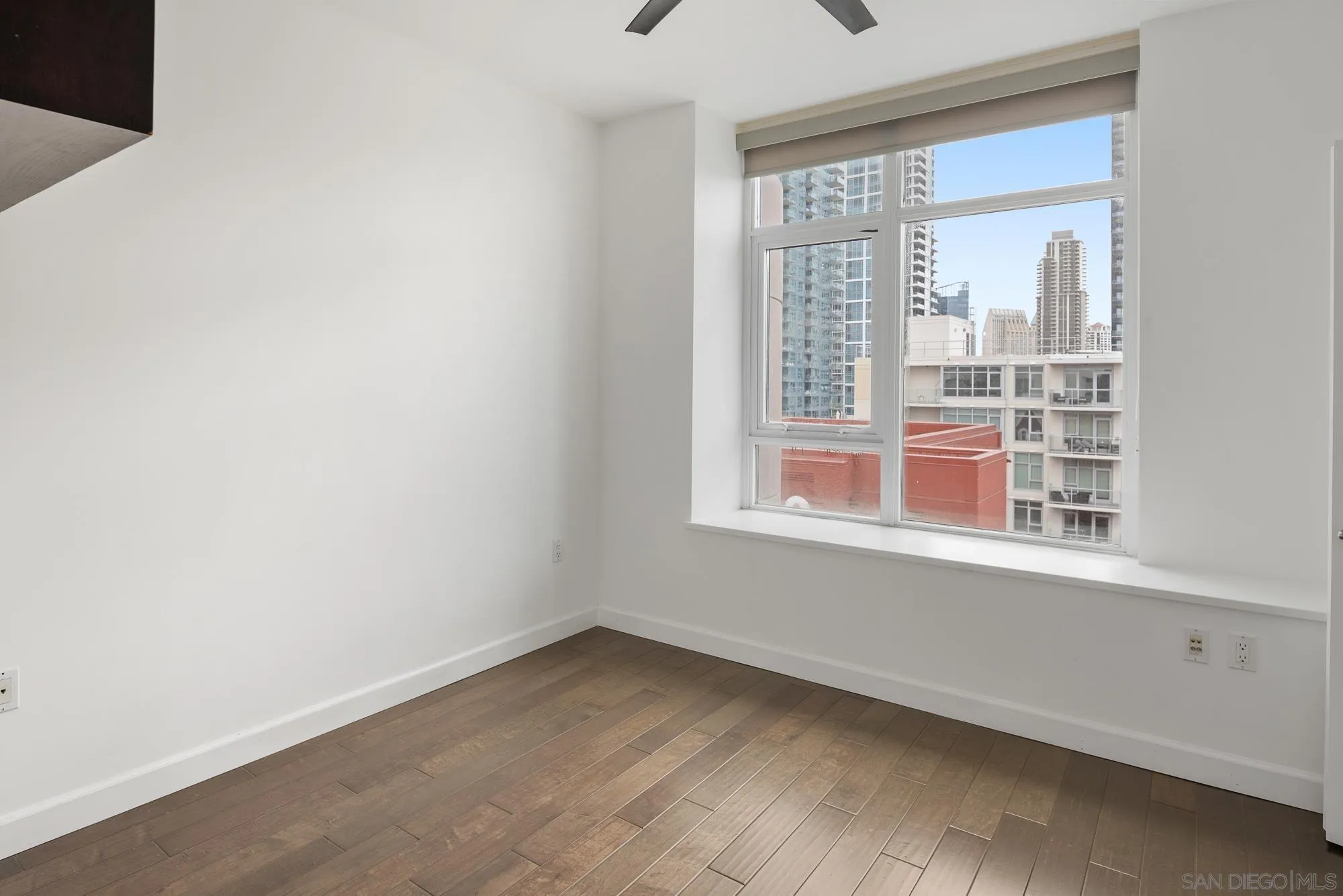 825 W Beech Street Unit 402
