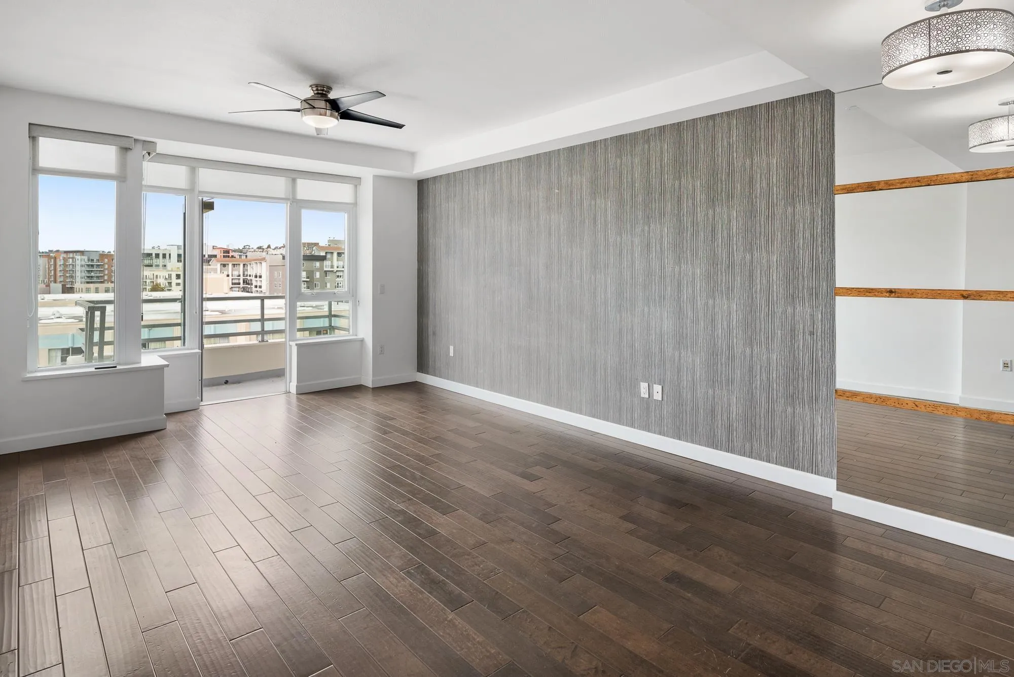 825 W Beech Street Unit 402