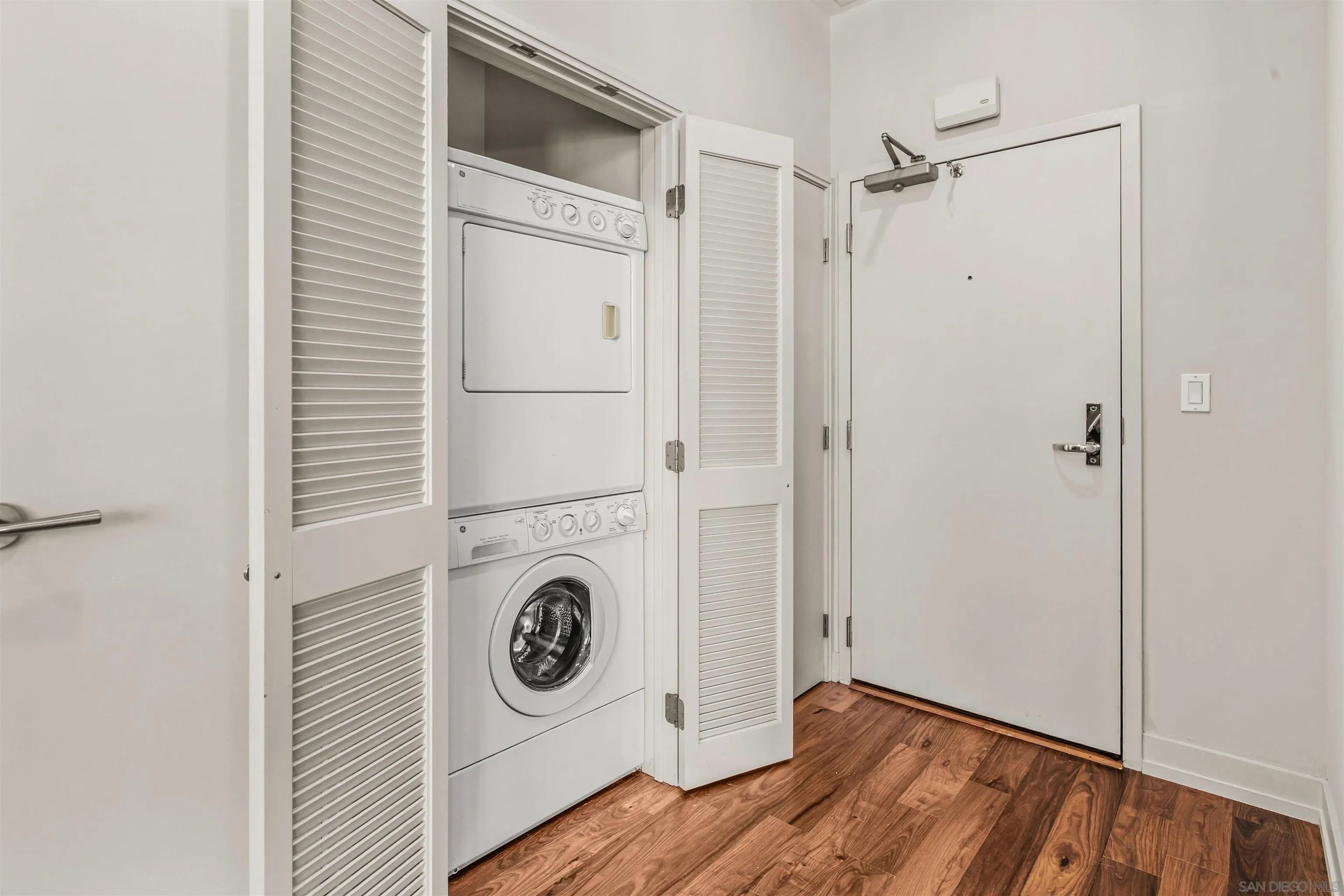 575 6th Ave Unit 1502