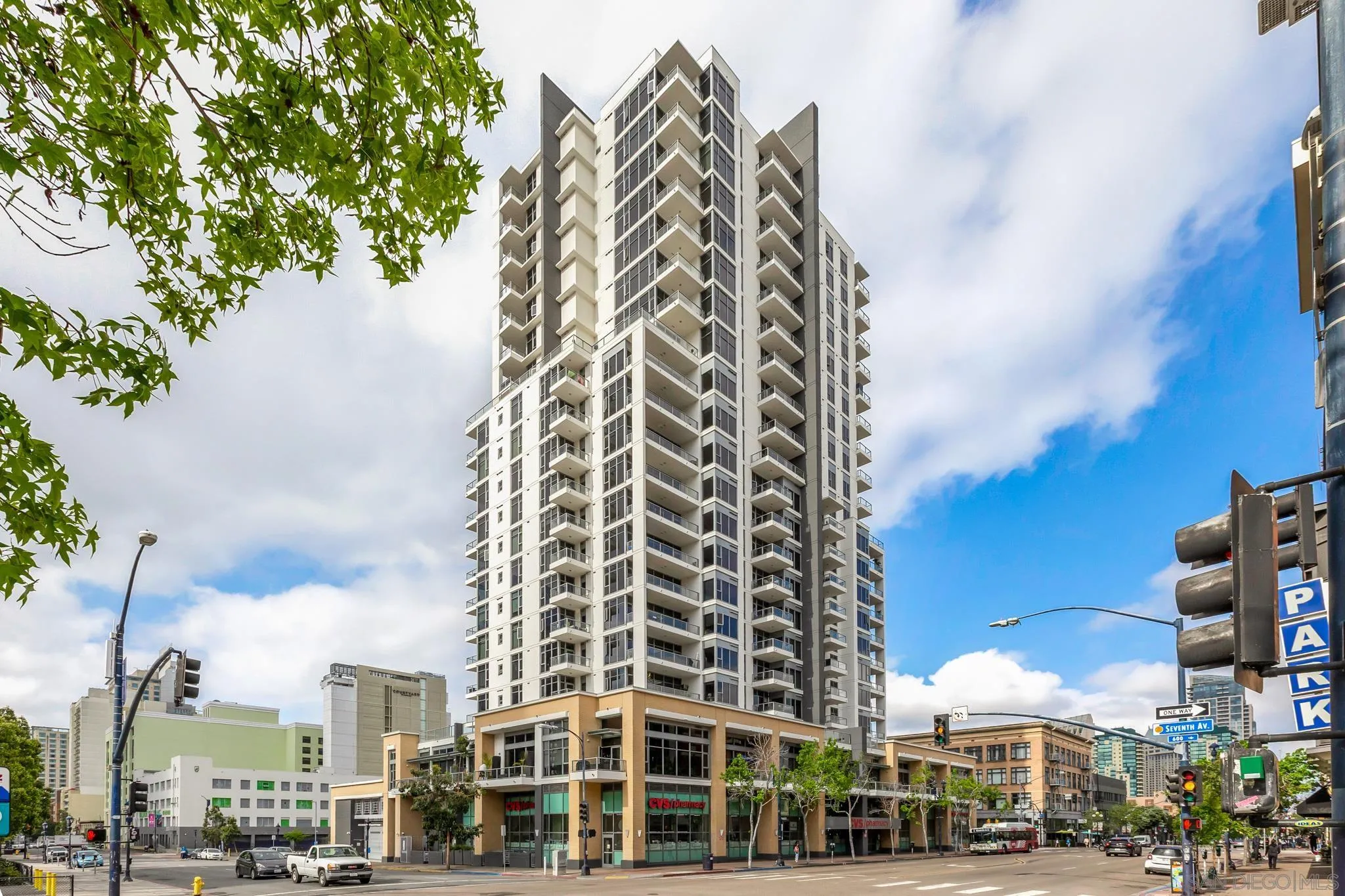 575 6th Ave Unit 1502