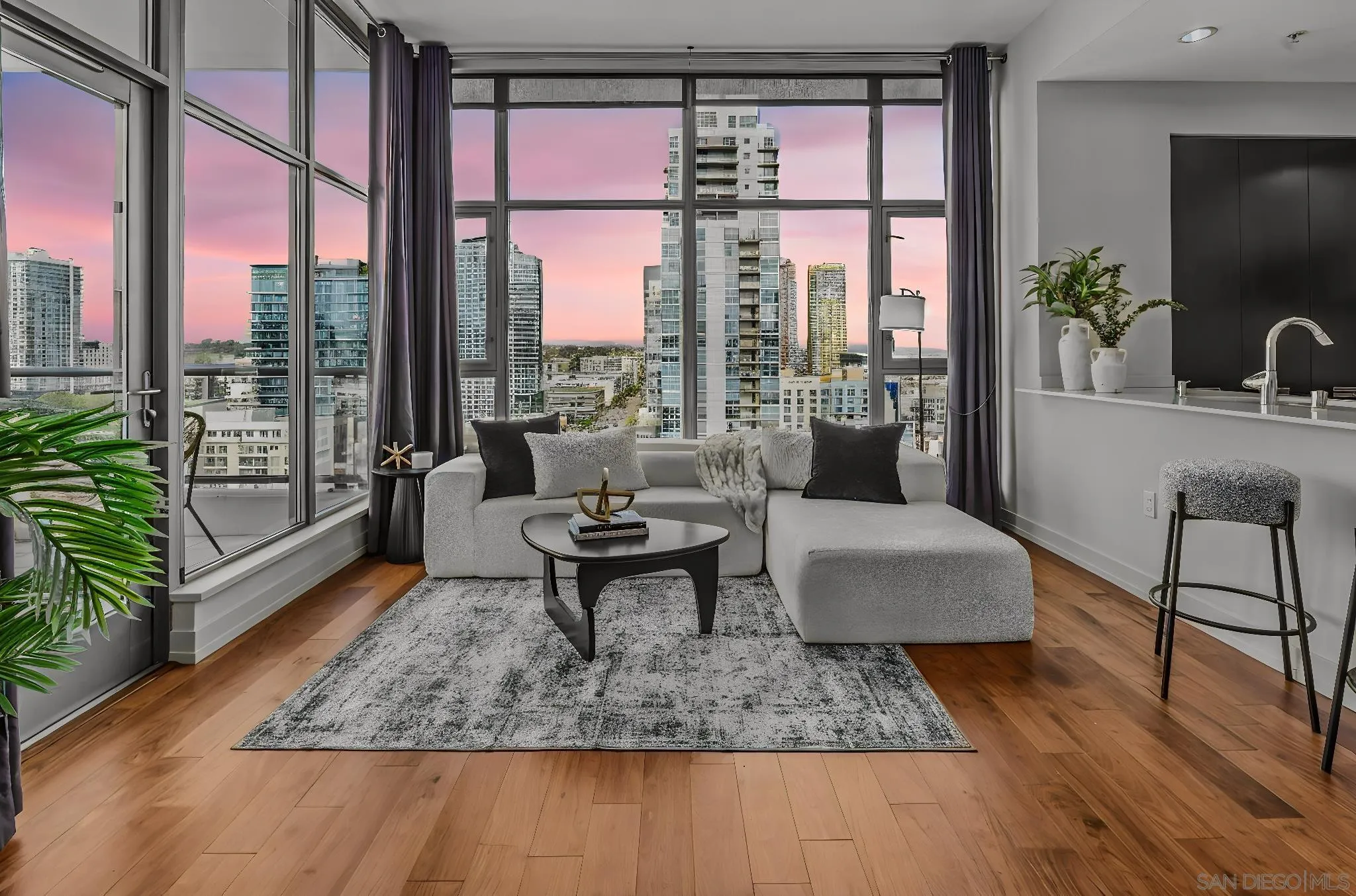 575 6th Ave Unit 1502