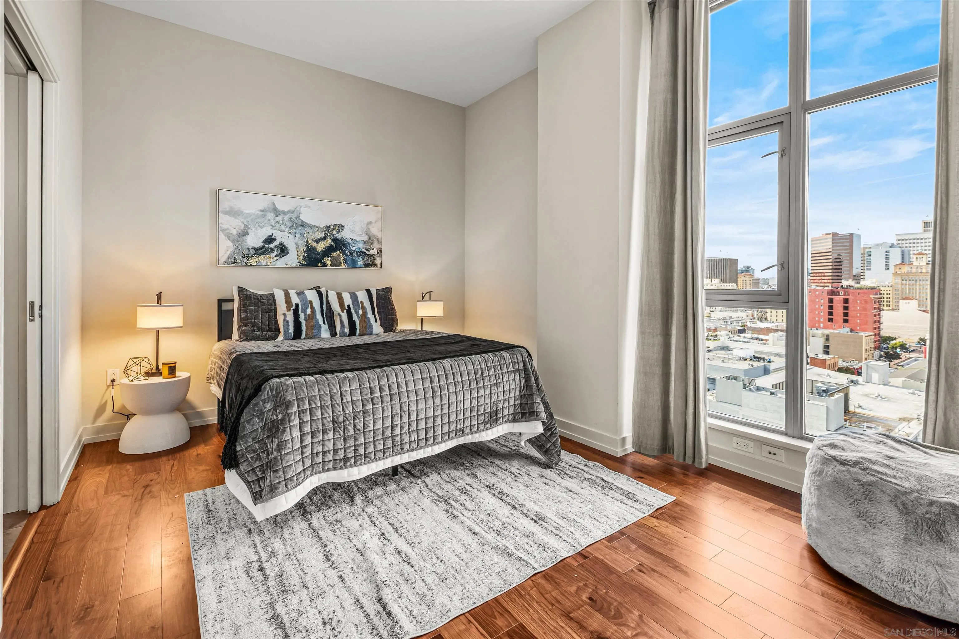 575 6th Ave Unit 1502