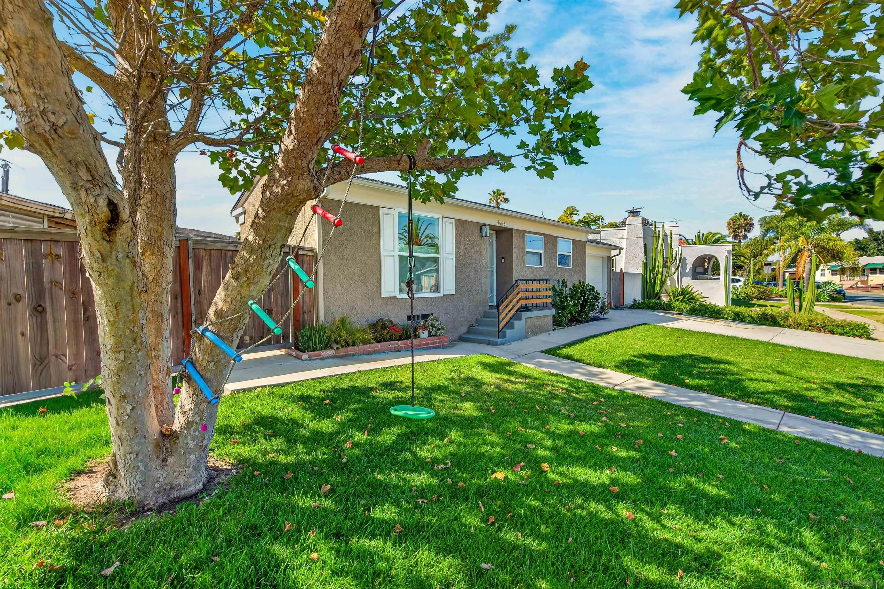 4668 E Mountain View Drive