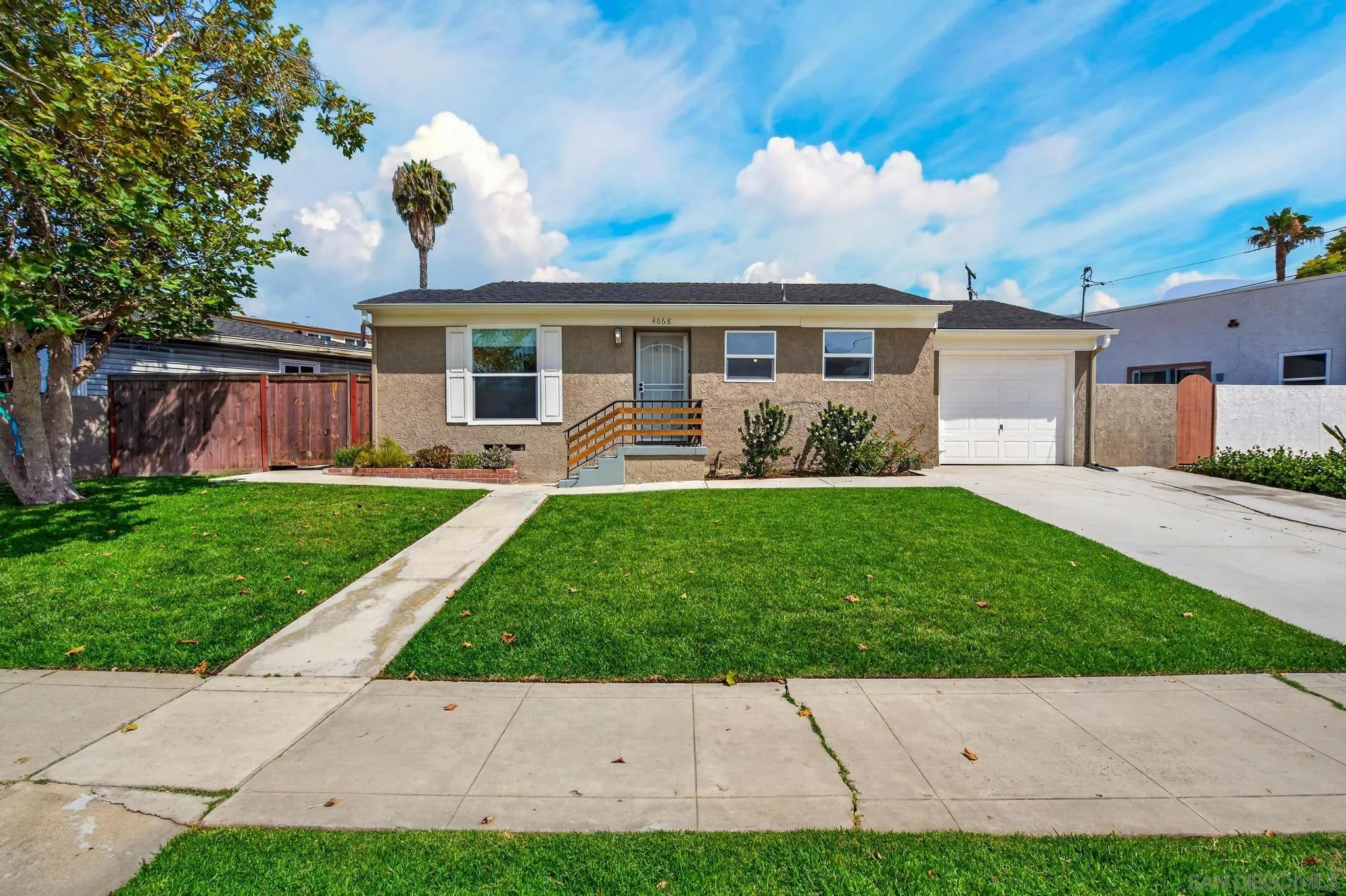 4668 E Mountain View Drive