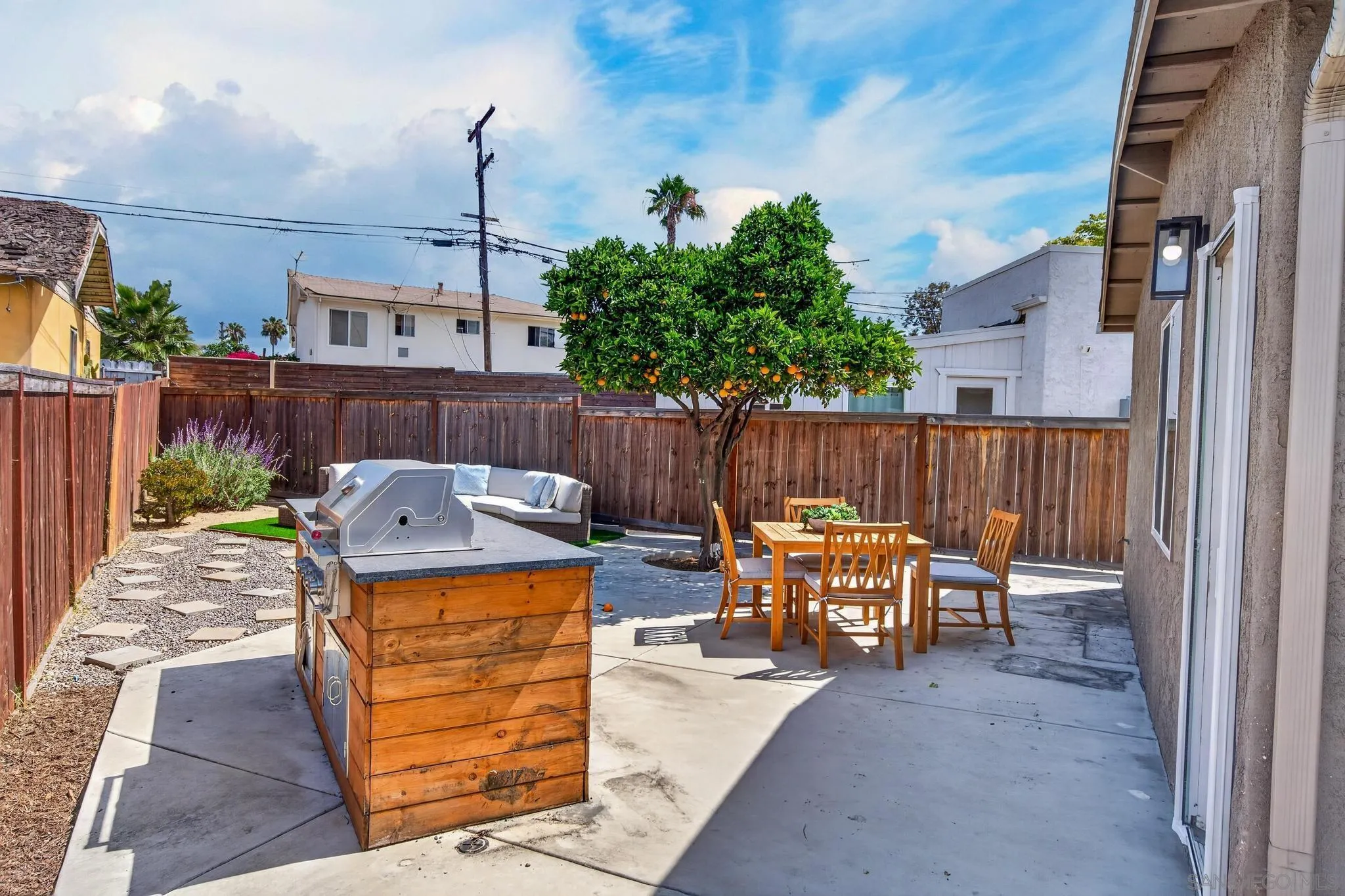 4668 E Mountain View Drive