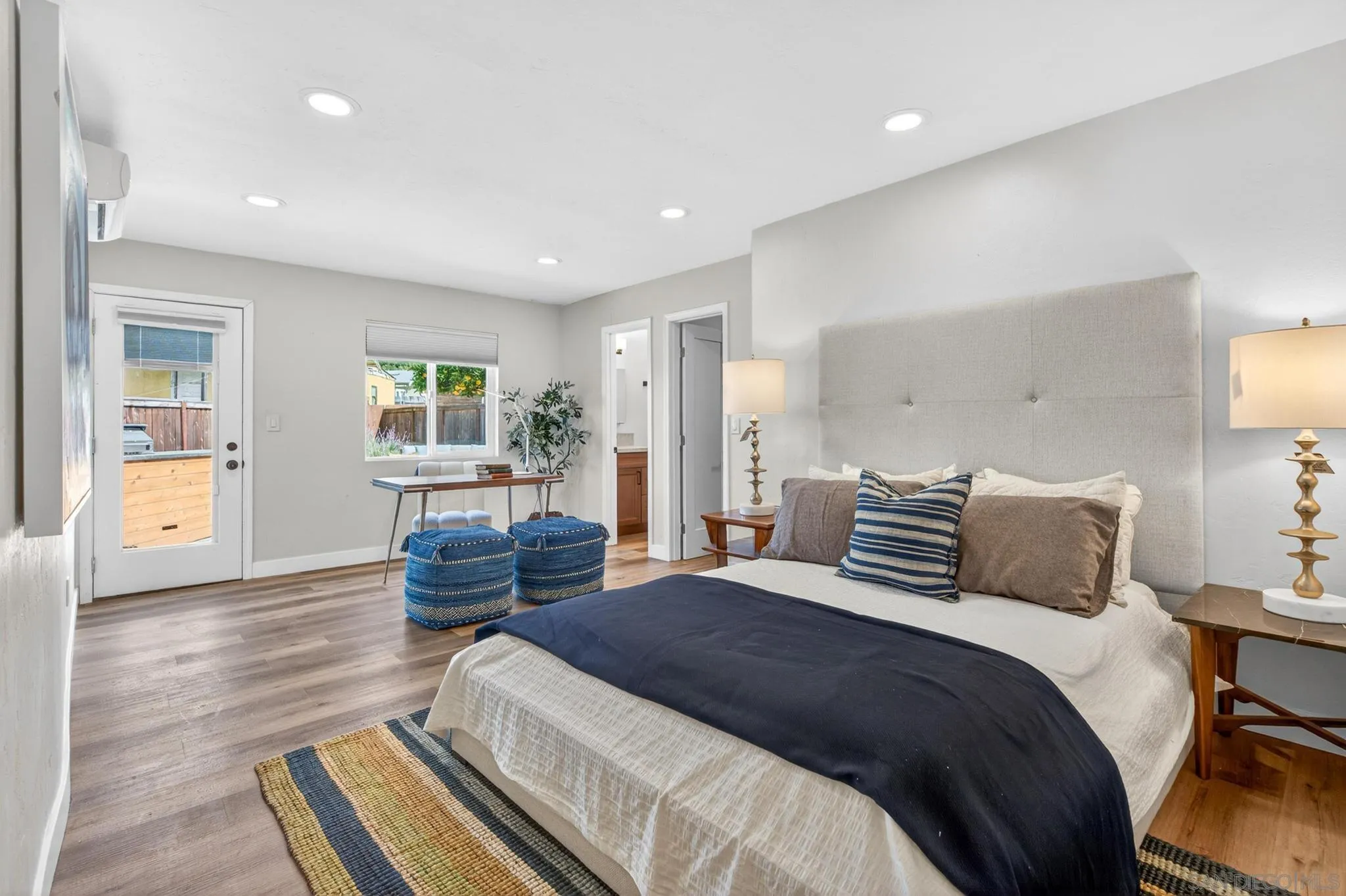 4668 E Mountain View Drive
