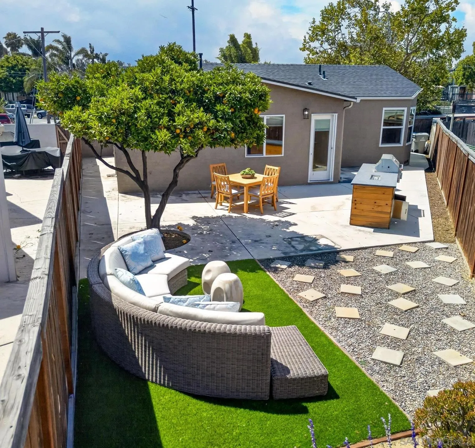 4668 E Mountain View Drive