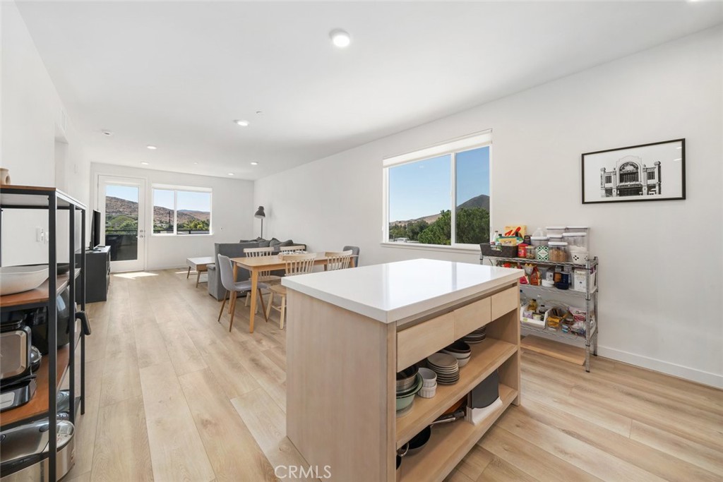 2475 Victoria Ave 209