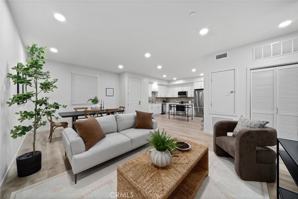 2475 Victoria Avenue 410