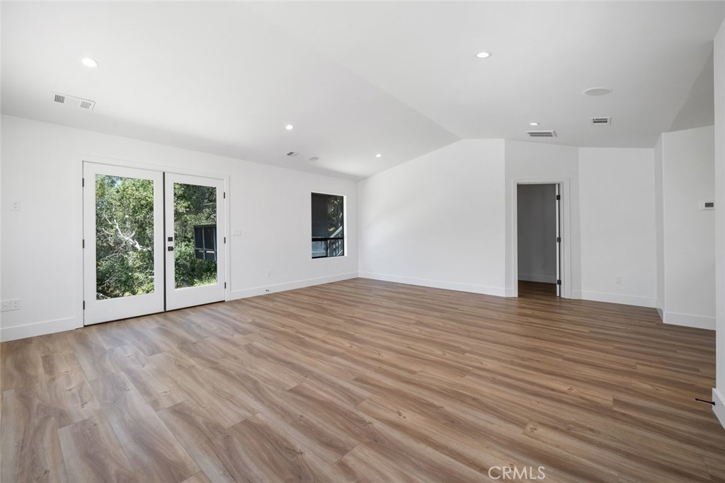 1027 Acorn Drive