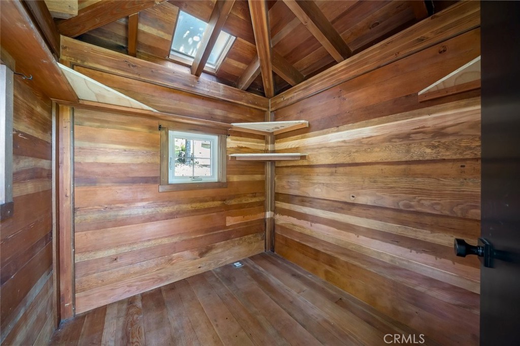 1027 Acorn Drive