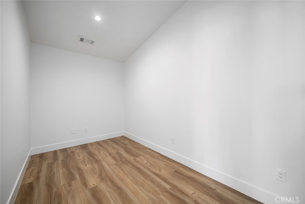 1027 Acorn Drive
