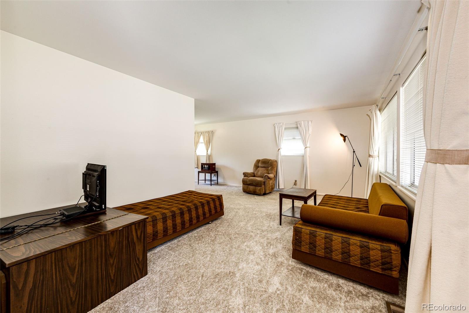 17105 E Bethany Circle