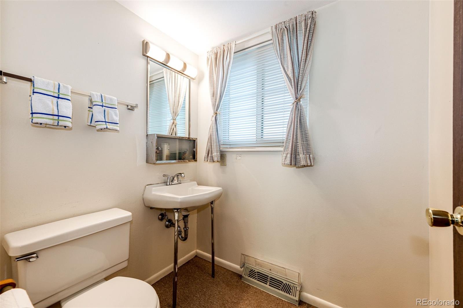 17105 E Bethany Circle