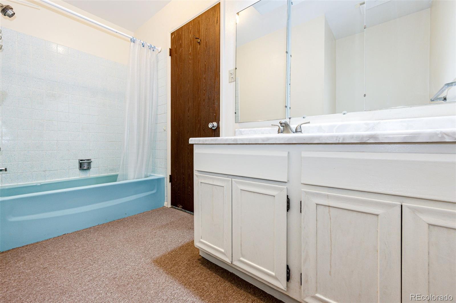 17105 E Bethany Circle