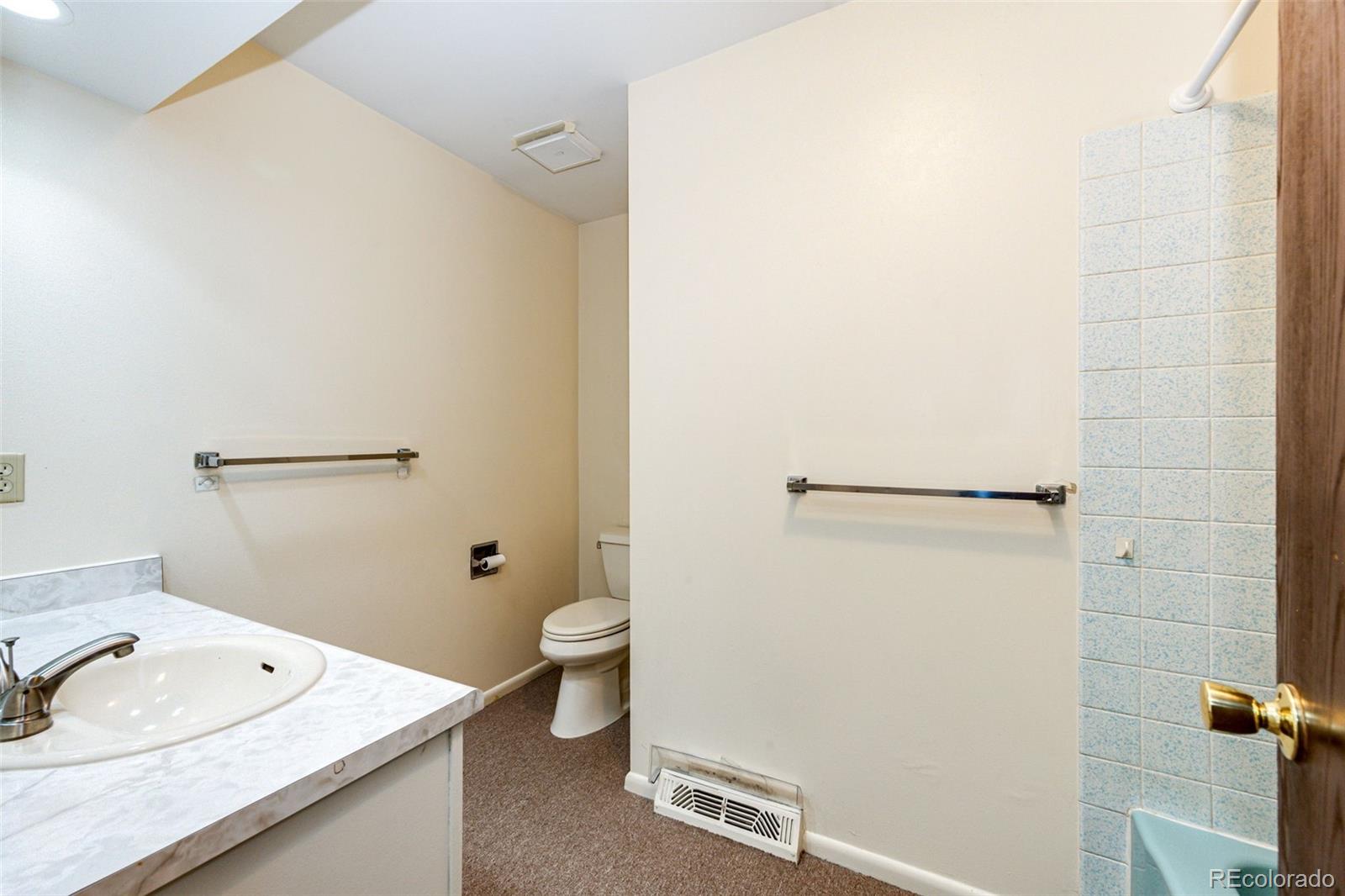 17105 E Bethany Circle