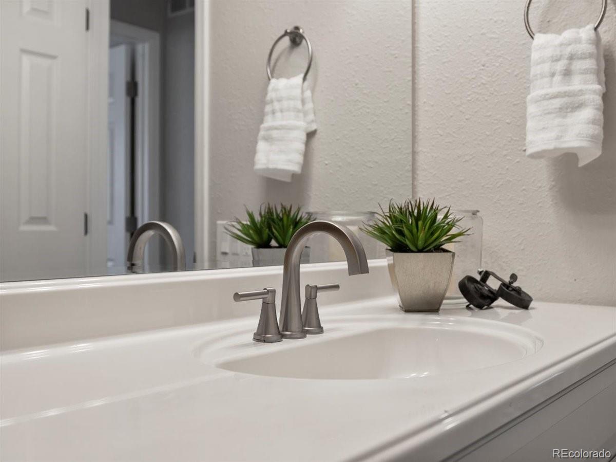 12871 E Carolina Drive