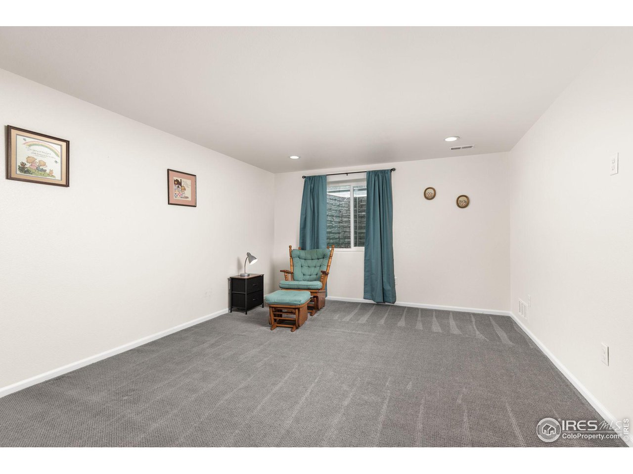 425 Lapis Pl