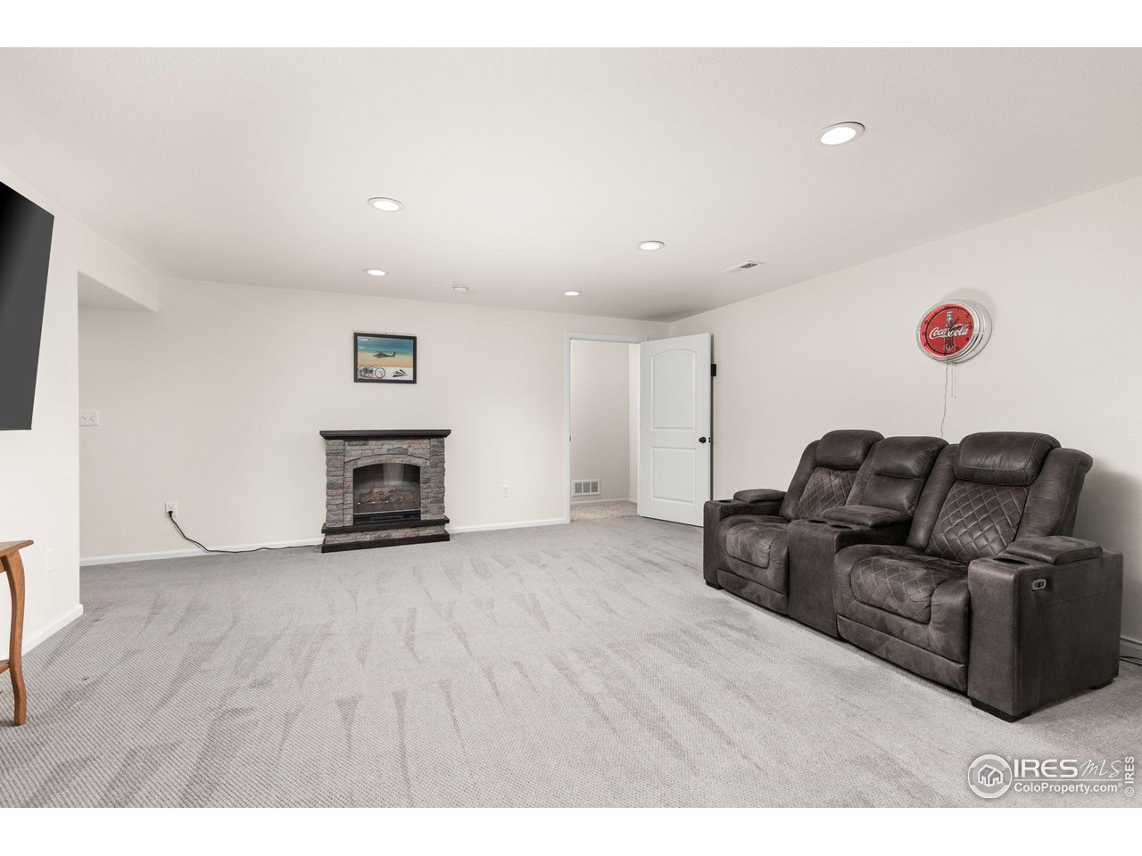 425 Lapis Pl