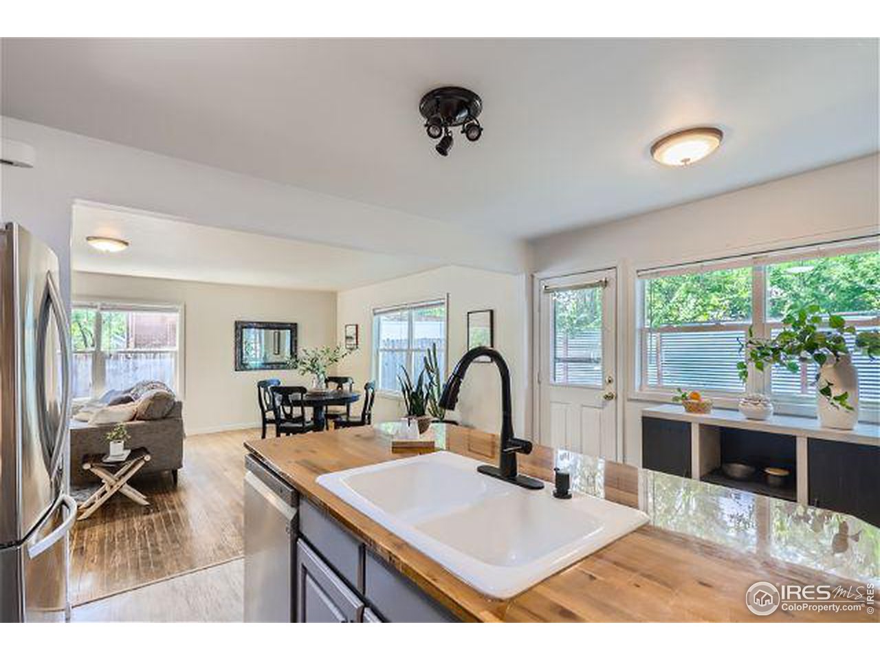 215 Locust St