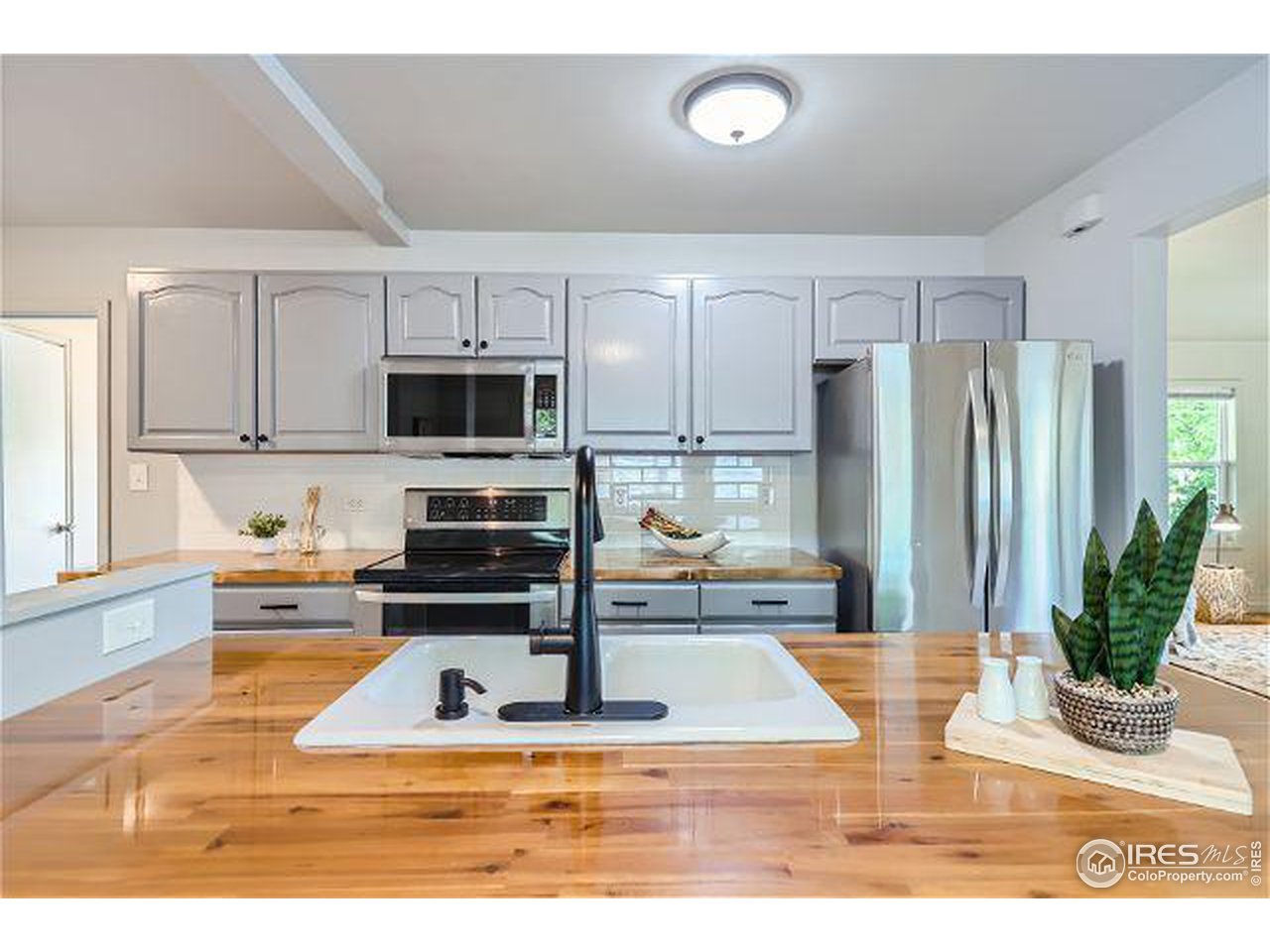 215 Locust St