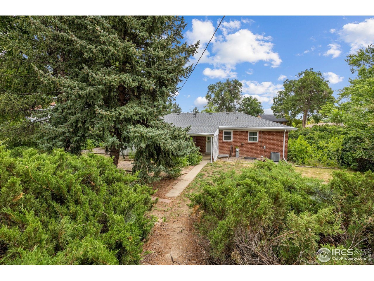 7637 Upham Ct