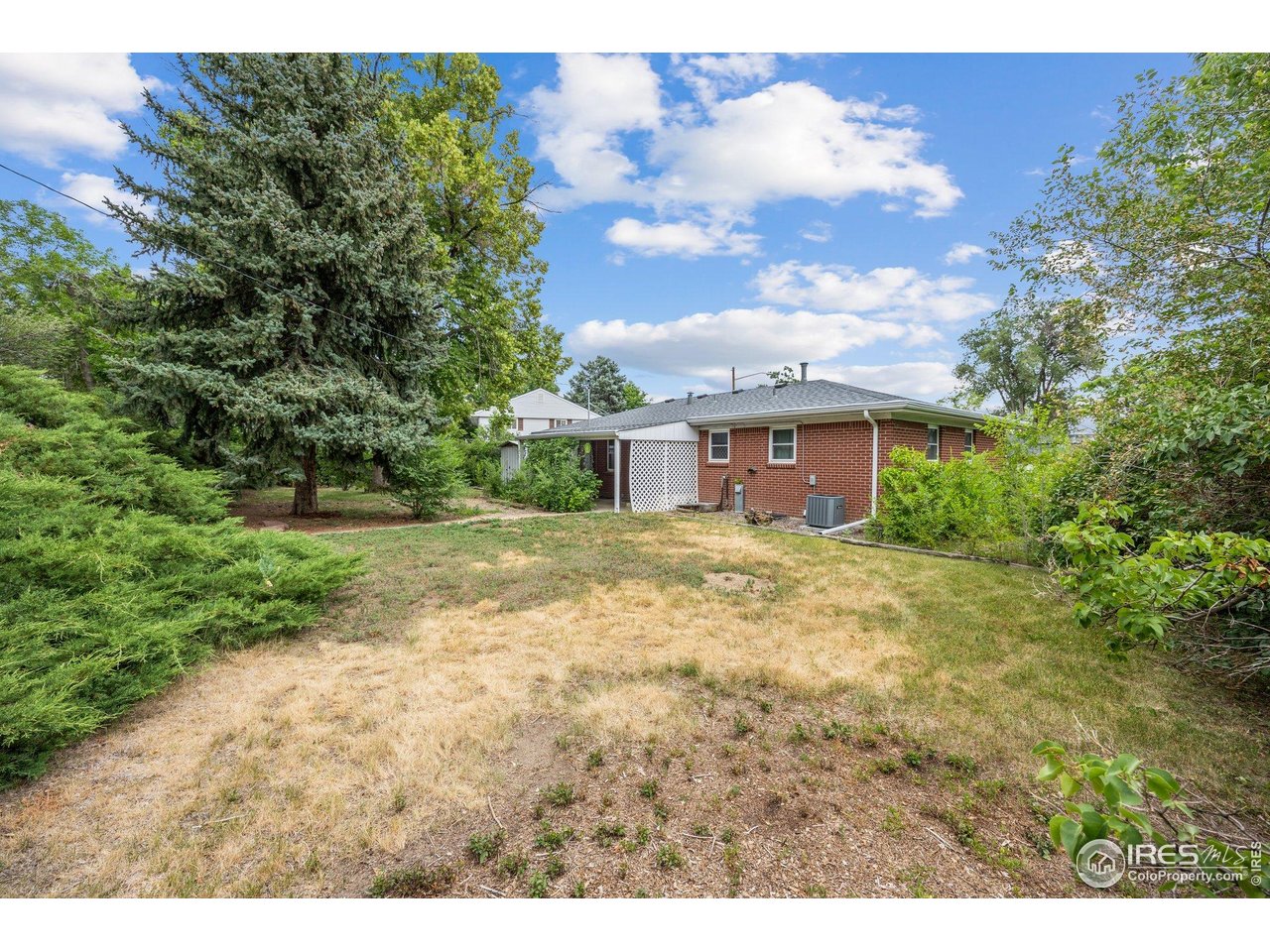 7637 Upham Ct