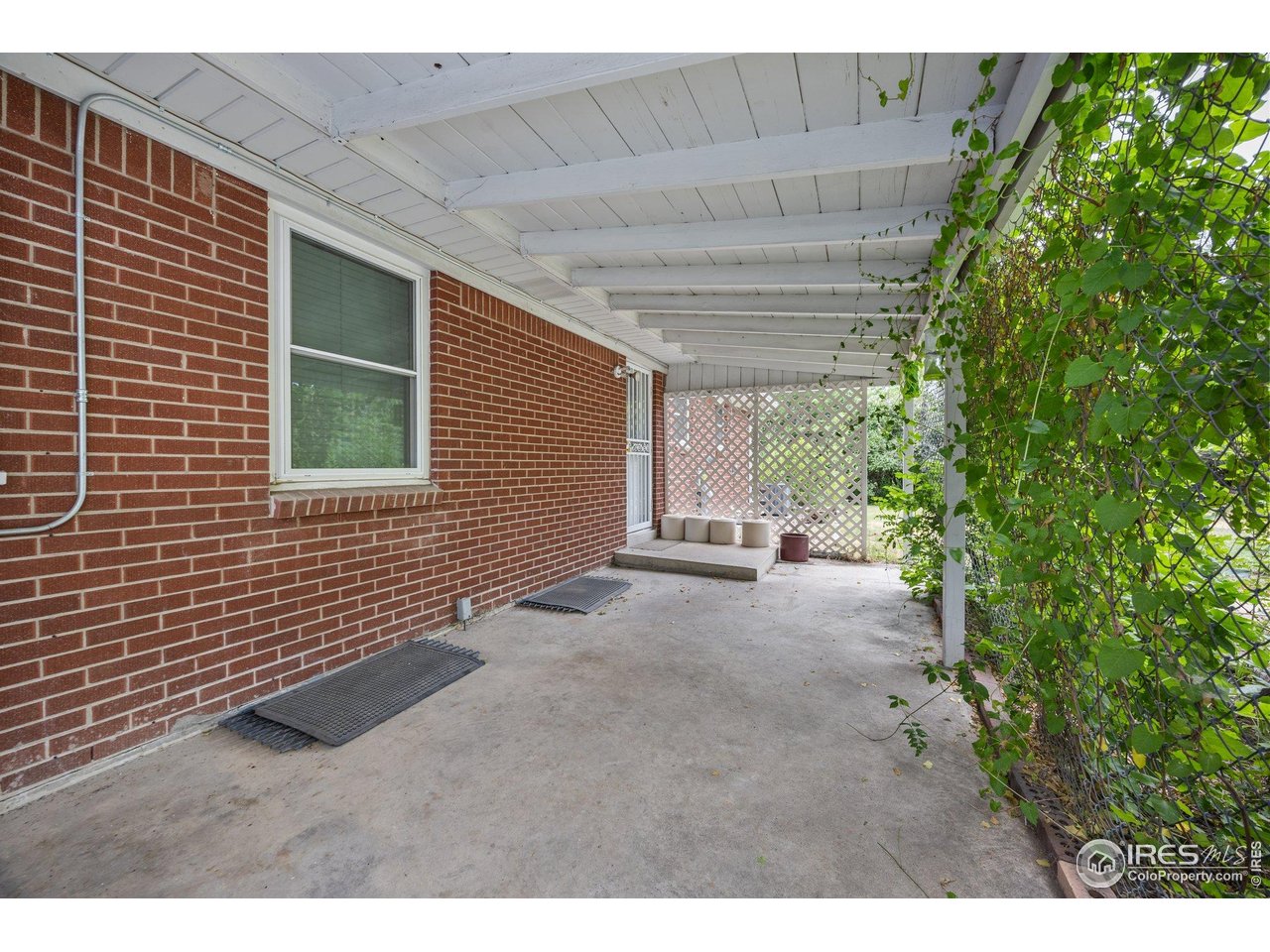 7637 Upham Ct