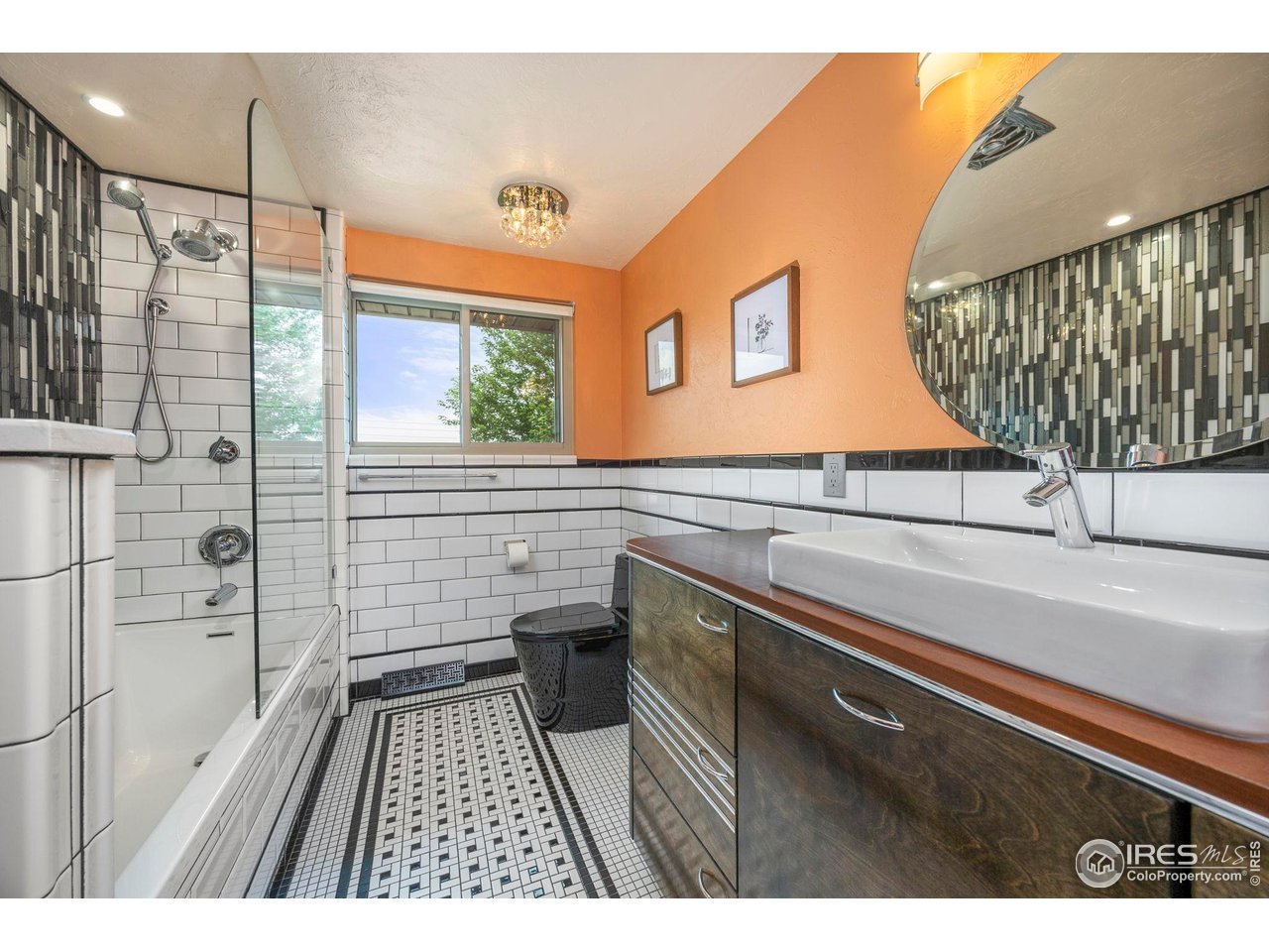 1131 W Broadmoor Dr